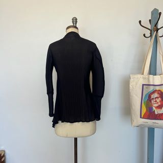 Veste bleue par-dessus Barbeau