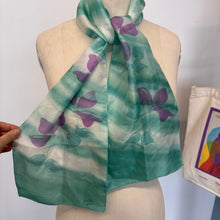 Charger l'image dans la galerie, Foulard en soie paint à la main Pier
