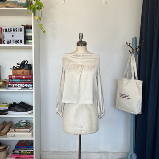 Blouse satinée D. Exterior