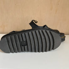 Charger l'image dans la galerie, Chaussures sandales Blaire Hydro Dr Martens
