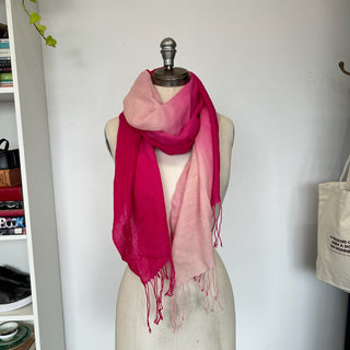 Foulard rose en laine Danier