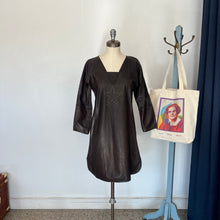 Charger l&#39;image dans la galerie, Robe en cuir vintage brune avec étoiles
