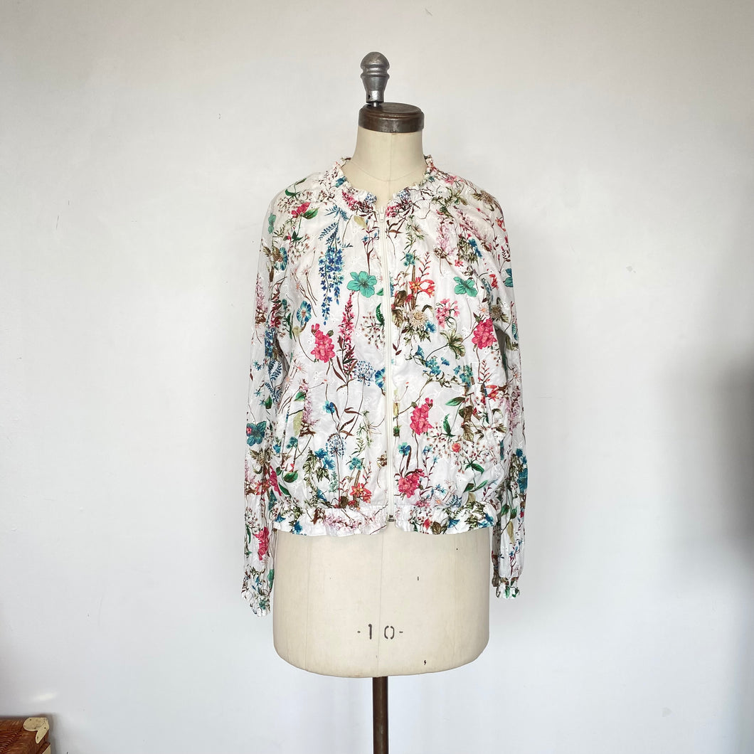 Veste Sanctuary