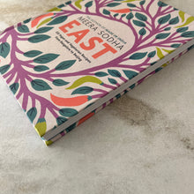 Charger l&#39;image dans la galerie, Livre East 120 Vegan and Vegetarian recipes from Bangalore to Beijing

