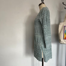 Charger l'image dans la galerie, Cardigan long en tricot scintillant D. Exterior
