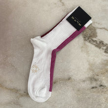 Charger l&#39;image dans la galerie, Chaussettes Pluto blanches
