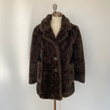 Charger l&#39;image dans la galerie, Manteau en fausse fourrure Claudie Pierlot
