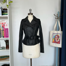 Charger l'image dans la galerie, Veste courte en cuir Yeva Rudsak
