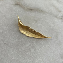 Charger l&#39;image dans la galerie, Broche feuille Marcel Boucher
