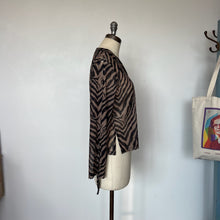 Charger l&#39;image dans la galerie, Blouse zébrée Next
