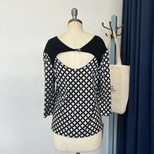 Charger l&#39;image dans la galerie, Chandail noir et blanc Voyou
