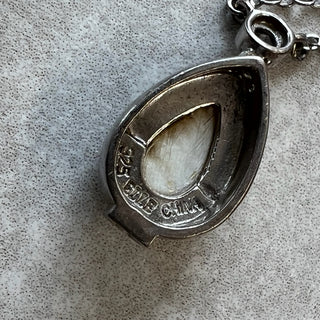 Collier pendentif goutte nacre
