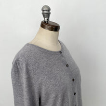 Charger l&#39;image dans la galerie, Cardigan en cachemire House of Liberty gris

