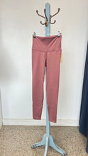 Charger l'image dans la galerie, Legging Divine Déesse Rose Buddha
