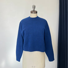 Charger l&#39;image dans la galerie, Chandail bleu Twik Simons
