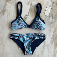 Charger l&#39;image dans la galerie, Ensemble maillot de bain LSpace Monica Wise motif bleu

