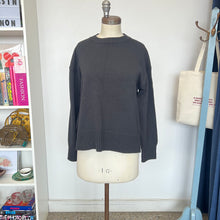 Charger l'image dans la galerie, Chandail pull en coton Everlane
