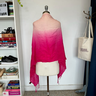 Foulard rose en laine Danier
