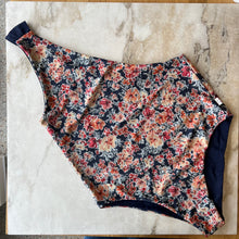 Charger l'image dans la galerie, Maillot de bain deux pièces réversible Rose Buddha
