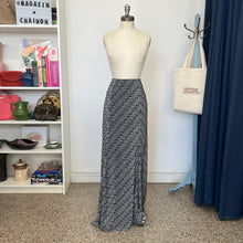 Charger l'image dans la galerie, Pantalon en maille rayée à paillettes Missoni
