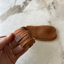 Charger l'image dans la galerie, Mitaines mi-saison tricot brun Deux par Deux
