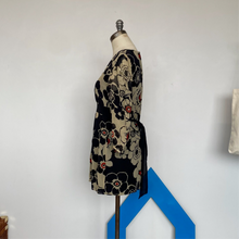 Charger l&#39;image dans la galerie, Robe en soie Planet
