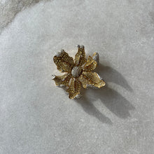 Charger l'image dans la galerie, Broche florale Boucher

