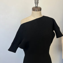 Charger l&#39;image dans la galerie, Chandail en mailles noires Sarah Pacini
