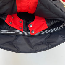 Charger l&#39;image dans la galerie, Manteau d&#39;hiver noir, jaune et rouge Deux par Deux
