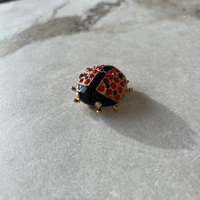 Charger l'image dans la galerie, Broche vintage coccinelle
