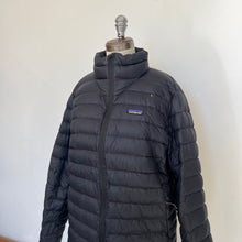 Charger l&#39;image dans la galerie, Manteau homme Patagonia en duvet Down Sweater - Les Mal-Aimés ❤️‍🩹
