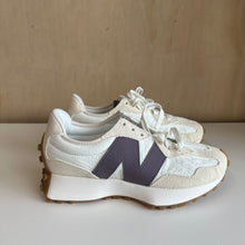 Charger l'image dans la galerie, Chaussures New Balance The Intelligent Choice 327 - Les Mal-Aimés ❤️‍🩹
