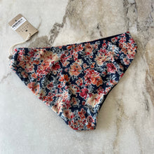 Charger l'image dans la galerie, Bas de bikini réversible Rose Buddha
