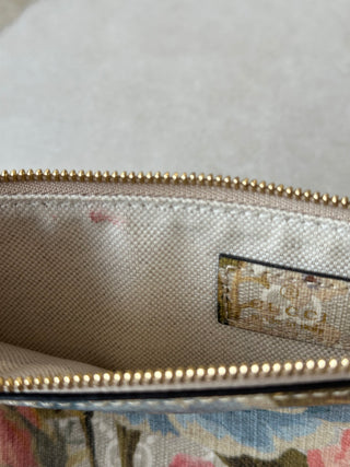 Pochette floral GG Supreme Gucci