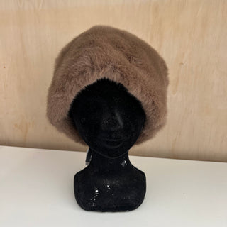 Chapeau en fausse fourrure brun