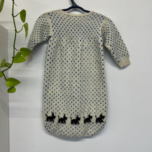 Charger l'image dans la galerie, Dormeuse en tricot vintage pour bébé
