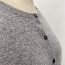 Charger l&#39;image dans la galerie, Cardigan en cachemire House of Liberty gris
