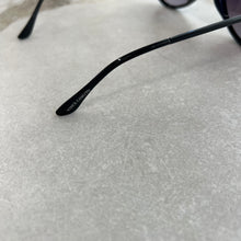 Charger l&#39;image dans la galerie, Lunettes de soleil Vince Camuto
