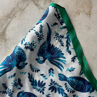 Foulard en soie triangulaire Echo