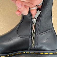 Charger l'image dans la galerie, Bottes en cuir montante Amaayah Dr. Martens - Les Mal-Aimés ❤️‍🩹
