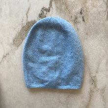 Charger l&#39;image dans la galerie, Tuque bleue Simons
