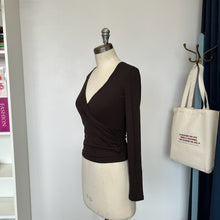 Charger l'image dans la galerie, Chandail Gentle Fawn
