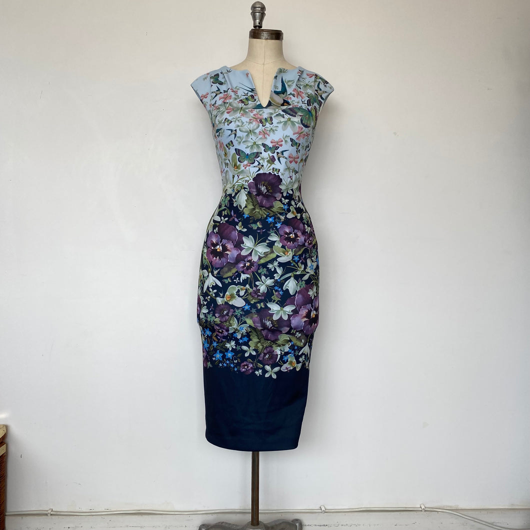 Robe Ted Baker