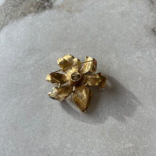 Charger l'image dans la galerie, Broche florale Boucher
