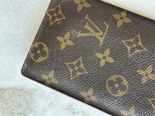 Charger l'image dans la galerie, Portefeuille vintage toile Monogram Louis Vuitton
