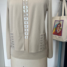 Charger l'image dans la galerie, Chandail et camisole cachemire et soie Akris Punto
