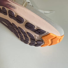 Charger l'image dans la galerie, Chaussures de course Gel-Kayano 31 Asics - Les Mal-Aimés ❤️‍🩹
