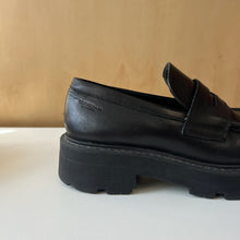 Charger l&#39;image dans la galerie, Chaussures loafers Vagabond
