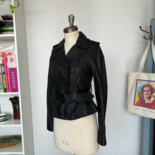 Charger l'image dans la galerie, Veste courte en cuir Yeva Rudsak
