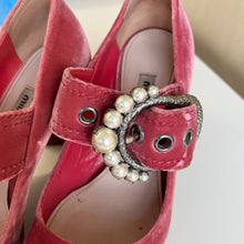 Charger l'image dans la galerie, Chaussures velours Miu Miu
